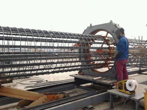 供應(yīng)hl最精準(zhǔn)的鋼筋籠成型機(jī),,數(shù)控鋼筋籠滾焊機(jī),鋼筋彎箍機(jī),優(yōu)質(zhì)鋼筋加工設(shè)備,數(shù)控雙線彎箍機(jī),就在華雷重工 鋼筋籠滾焊機(jī) 青島華雷冷軋機(jī)械廠業(yè)務(wù)部